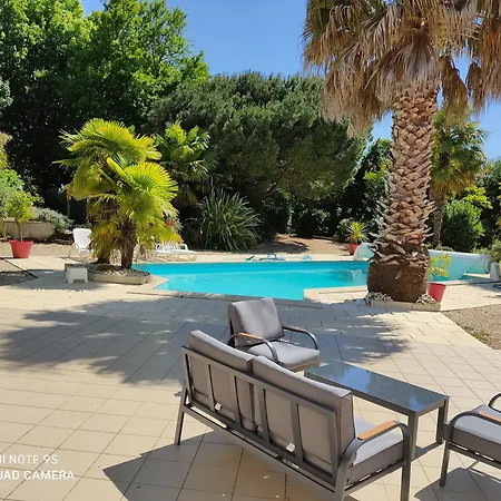 Апартаменты Des Colombieres Piscine &