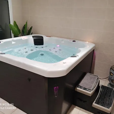 Des Colombieres Piscine & Апартаменты *