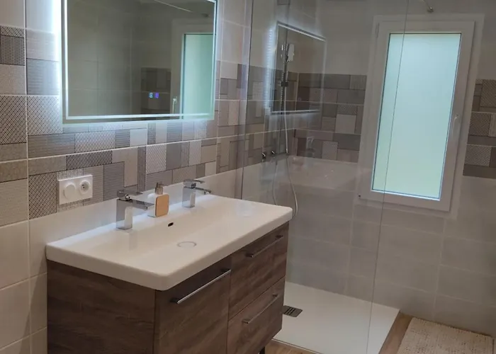 Lägenhet Des Colombieres Piscine & *