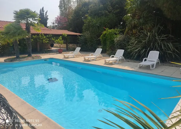 Des Colombieres Piscine & شقة Saint-Maixent-sur-Vie